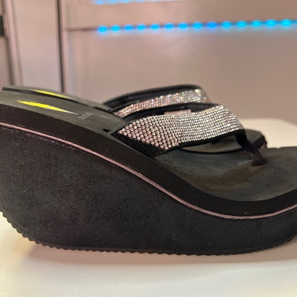 Volatile Glimpse Black Wedge Sandals with Rhinestone Straps - Picture 4 of 6